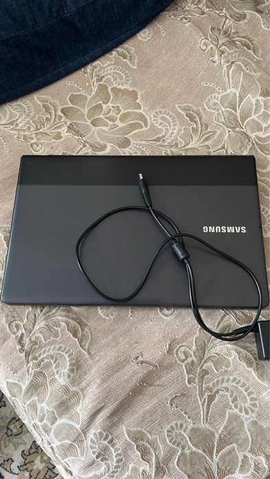 Ноутбук самсунг  продам срочно