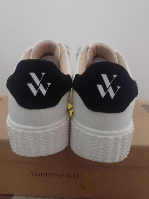 Adidasi noi,Vanessa nr 39