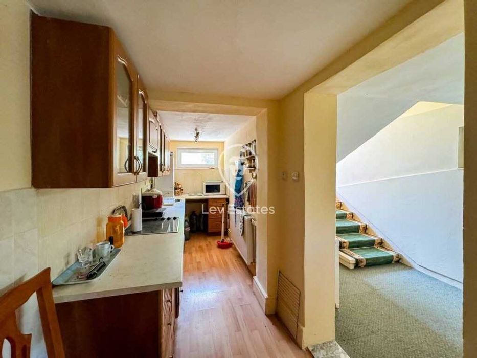 Продава се Къща в Камено - 188 кв.м за 1064 €/кв.м - Снимка #18