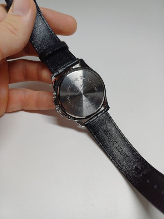 Часы Casio оригинал в отличном состоянии