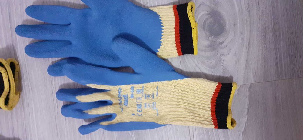 Manusi termice/anti-taiere, marimea 8