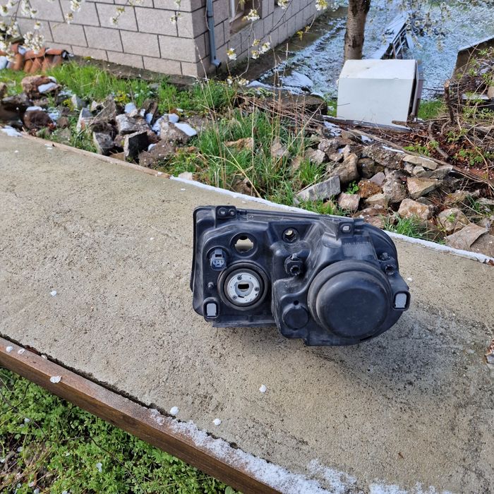 Фарове ляв десен крайслер 300с