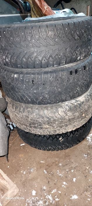 Зимние шины б/у                             .