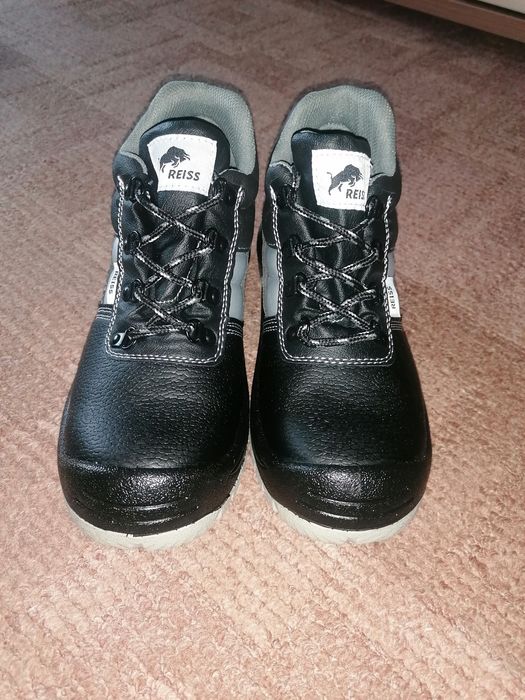 Ботинки 40-размер