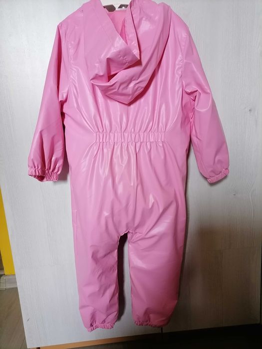 Salopetă impermeabilă nouă, fără etichetă