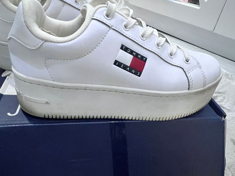 Обувки Tommy jeans