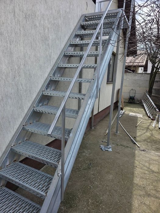 Scarii metalice industriale galvanizate exterioare la cela mai mic preț