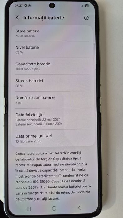 Samsung Z Flip 6. 2300 lei.