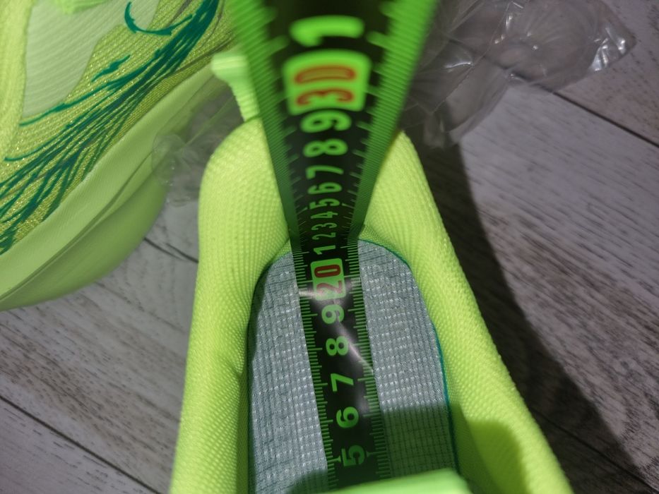 Vând adidași NOI băieți mărime 34  21 cm interior