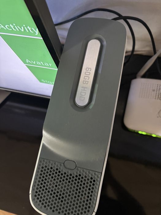 Xbox 360 modat, hdd 60 gb + mai multe jocuri