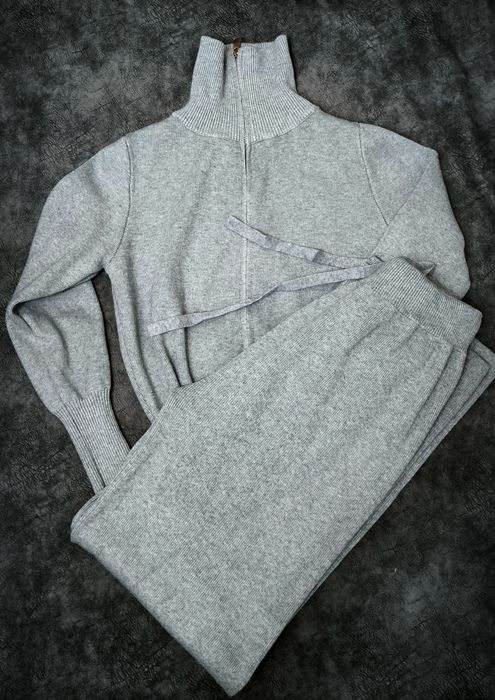 Трикотажный женский костюм