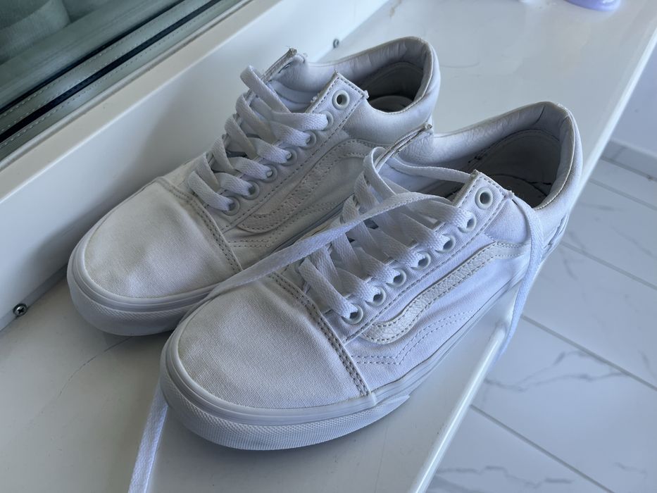 Бели Vans old school