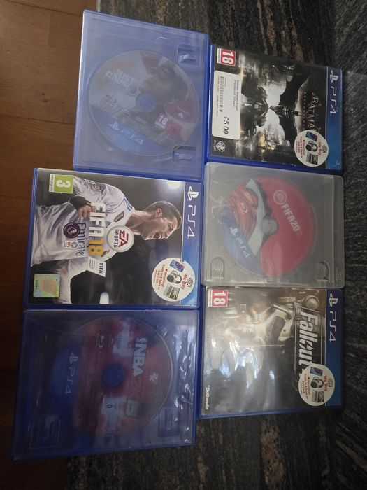Ps4 slim 1TB + 2бр джойстика