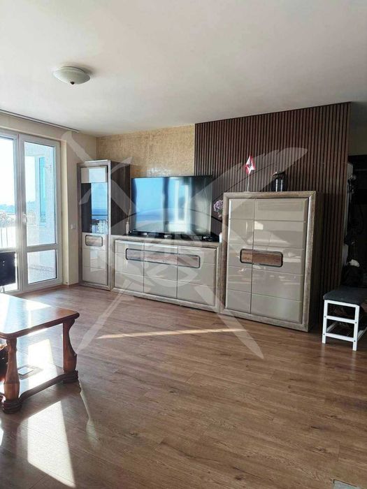 Тристаен - Свети влас