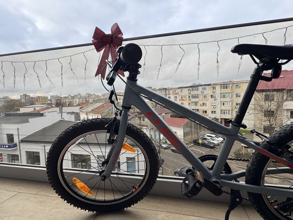 Bicicleta Cube Acid 200, 2023, roti/cadru 20”.