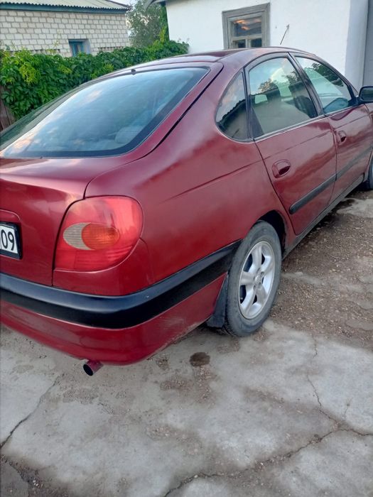 Toyota avensis,1998 года