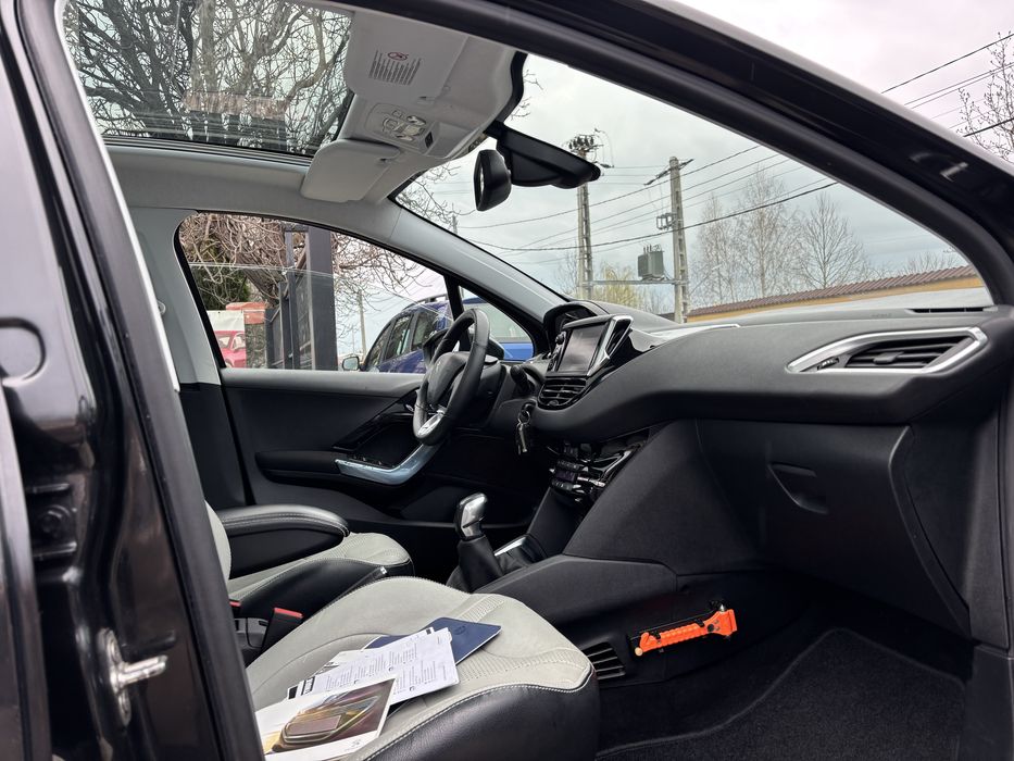 Peugeot 208 euro5 1.6ehdi 90cp panoramic piele navigatie RATE FIXE