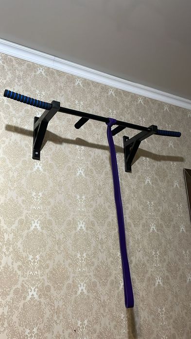 Турник настенный