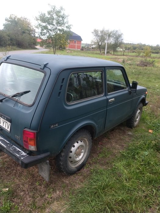 Lada niva 1.7 benzină din 2003 an