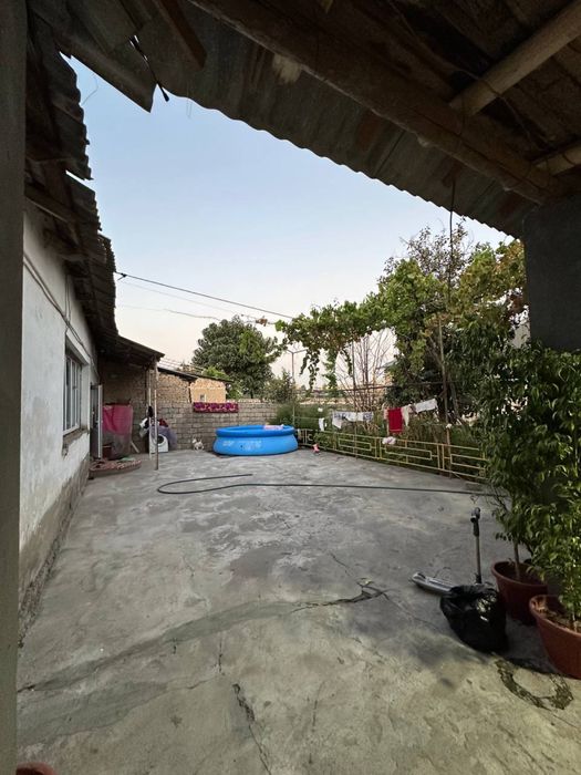 Уй сотилади 8 сотихи 35000$