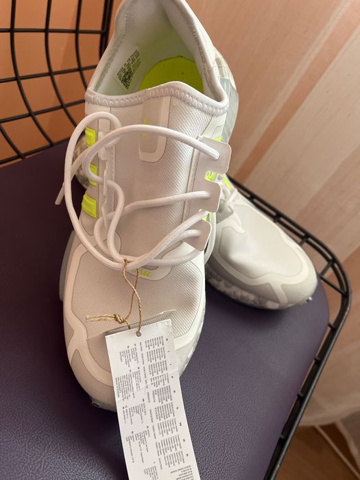 Продават се маратонки Оригинални ADIDAS  39 1/2.Внос от Чужбина.