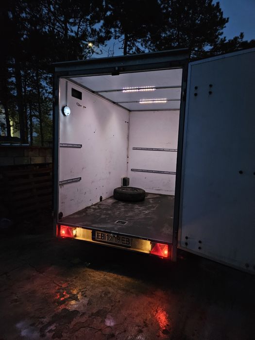 Ремарке за лек автомобил Thule