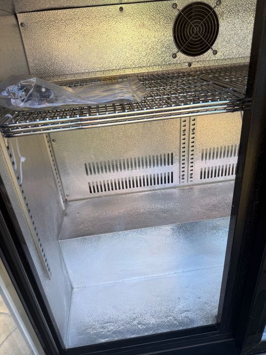 Vitrina frigorifică pentru bauturi noua