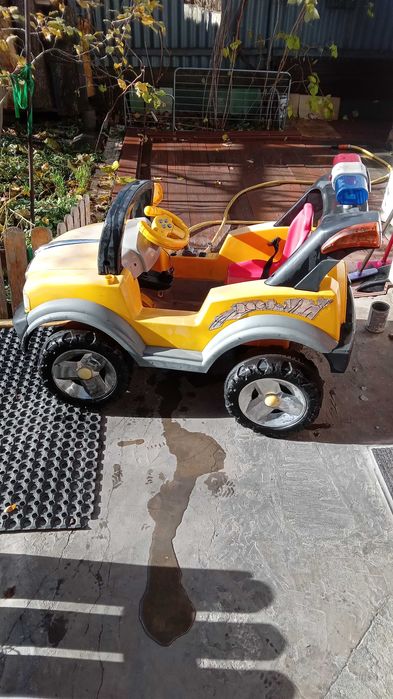 Детский автомобиль игрушечный