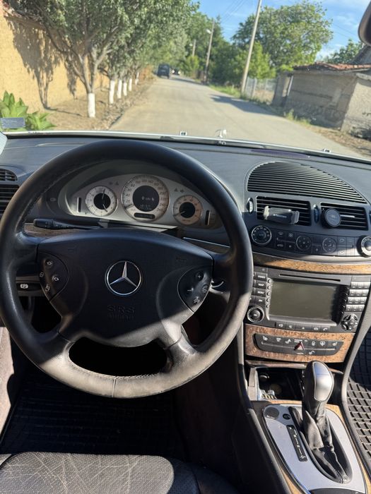 Продавам Mercedes-benz e320 w211