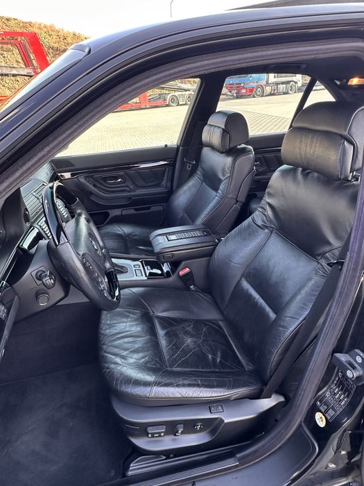 2000 BMW 728i E38