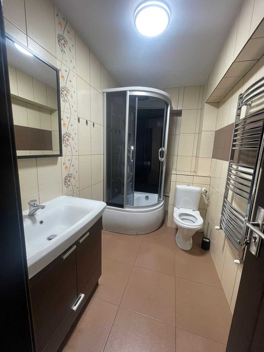 De inchiriat apartament 3 camere in Pietonal