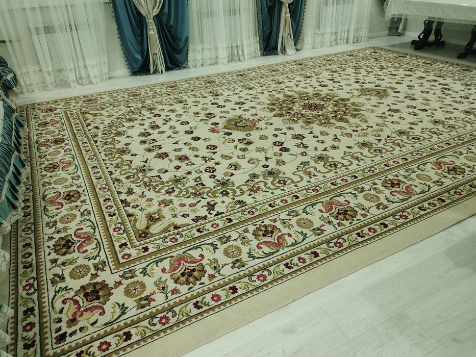 Ковер в хорошем состояние