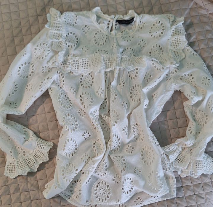 Bluza model brodat Zara