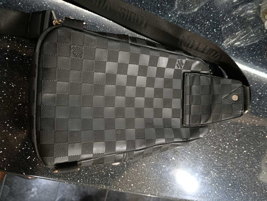Чантичка на Louis Vuitton