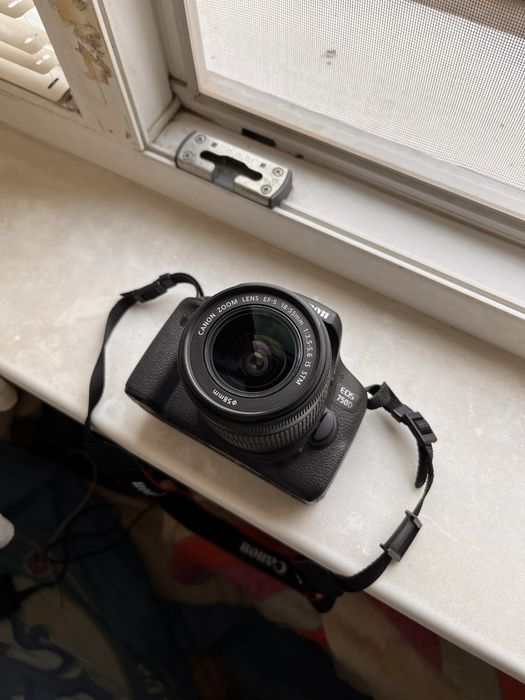 Фотоапарат Canon eos 750d