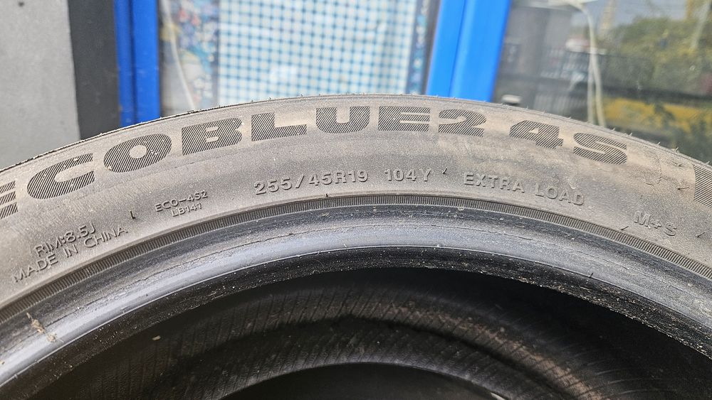 2бр гуми 255/45/19 все сезонни