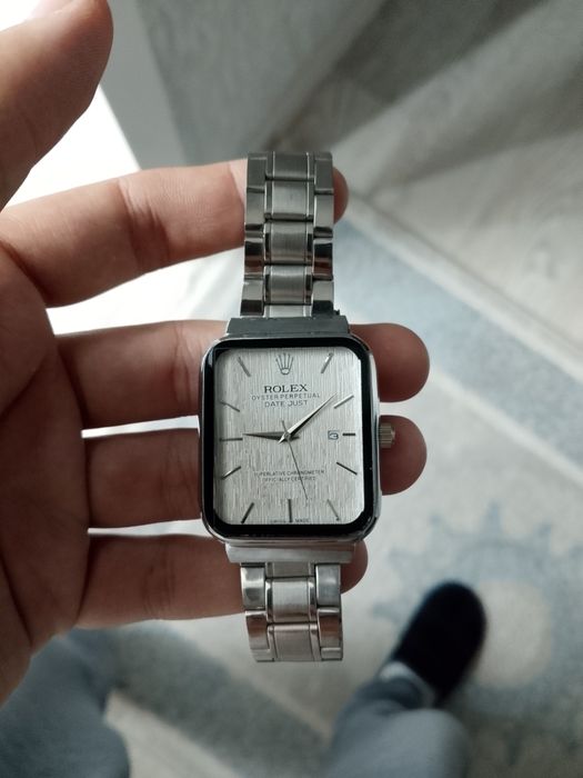 ПРОДАМ часы новые