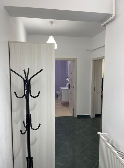 Pers. Fizica Vand ap cu 2 camere vis a vis de Hanul Visoianu