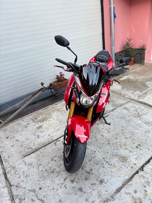 Motocicleta Suzuki gsx s750