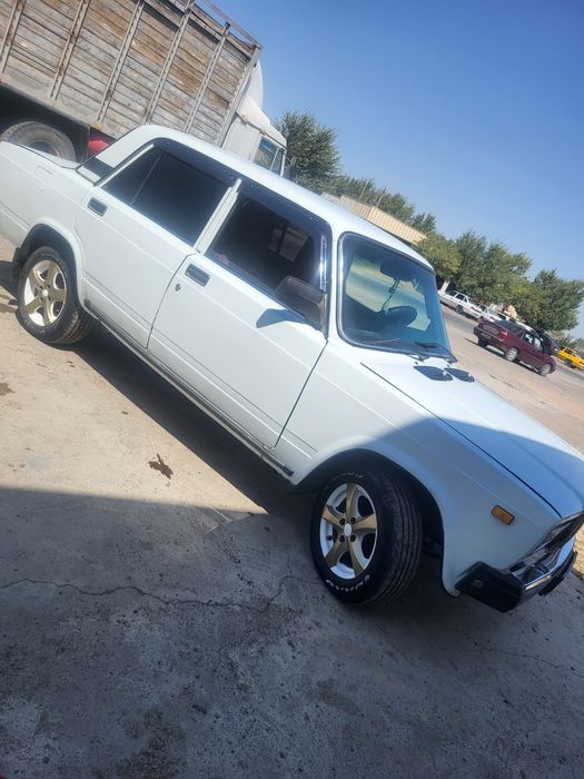 Vaz 2107 sotiladi