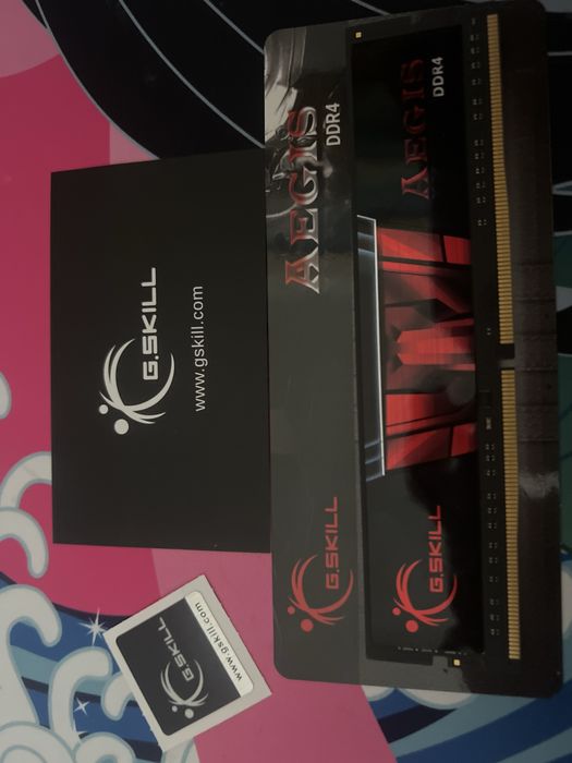 Оперативная память g.skill DDR4 8гб есть коробка