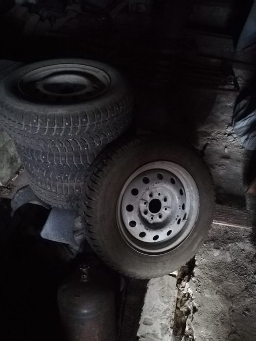 Продам зимние шыны