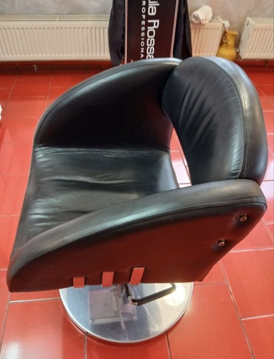 Scaune și Oglindă Salon