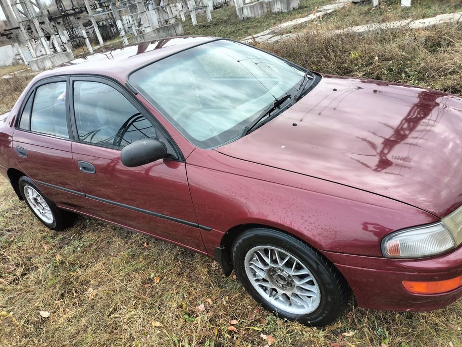 Машина Тойота Карина