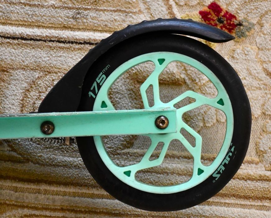 Продается самокат Roces, 175 mm