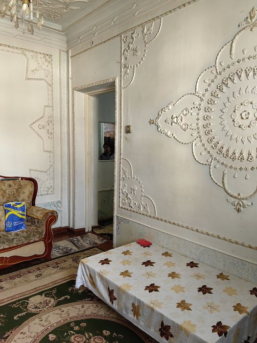 Продаётся 2-х комнатная квартира на Алишер Навои.