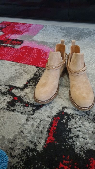 Bocanci de piele pt dame, marimea 37