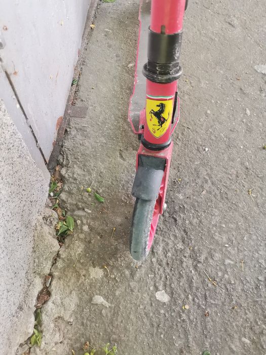 Тротинетка Ферари