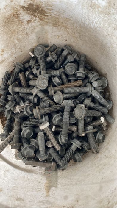 Болты гайки шпильки анкера