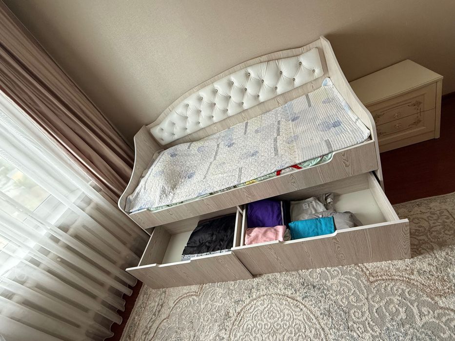 Продаю кровать в хорошом сост.